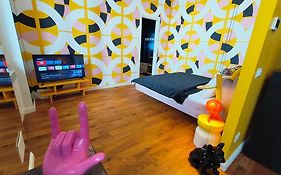 Designed 2 Rooms In Milan Urban With Ac, Wifi And Subway